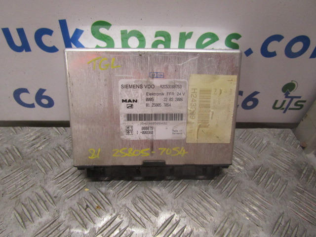 MAN TGL ELECTRONIC FFR UNIT P/NO 81.25805.7054 - Sistema elétrico de Caminhão: foto 1 MAN TGL ELECTRONIC FFR UNIT P/NO 81.25805.7054 - Sistema elétrico de Caminhão: foto 1
