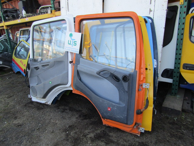 MERCEDES ATEGO/AXOR COMPLETE DOORS - Cabine e interior de Caminhão: foto 2 MERCEDES ATEGO/AXOR COMPLETE DOORS - Cabine e interior de Caminhão: foto 2