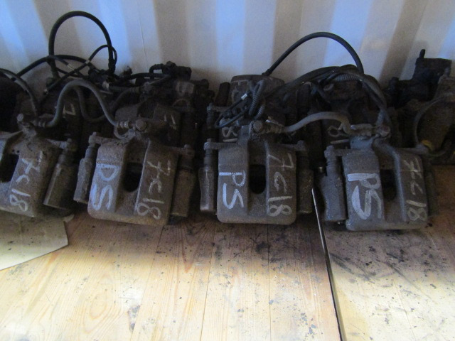 MITSUBISHI FUSO FRONT BRAKE CALIPERS RH/LH/TOP/BOTTOM - Peças de freio de Caminhão: foto 4 MITSUBISHI FUSO FRONT BRAKE CALIPERS RH/LH/TOP/BOTTOM - Peças de freio de Caminhão: foto 4