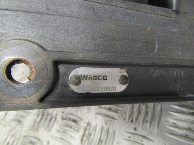 RENAULT MIDLUM DCI PEDAL BOX INC BRAKE VALVE + CLUTCH CYLINDER - Cabine e interior de Caminhão: foto 4 RENAULT MIDLUM DCI PEDAL BOX INC BRAKE VALVE + CLUTCH CYLINDER - Cabine e interior de Caminhão: foto 4