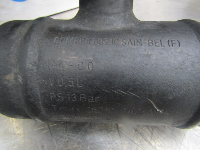 RENAULT PREMIUM COMPRESSOR PIPE & CHAMBER TYPE 5010300526 - Motor e peças de Caminhão: foto 3 RENAULT PREMIUM COMPRESSOR PIPE & CHAMBER TYPE 5010300526 - Motor e peças de Caminhão: foto 3