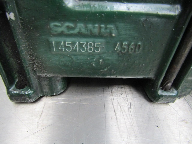 SCANIA 144/164 V8 INLET MANIFOLD P/NO 1454384/4560 - Motor e peças de Caminhão: foto 3 SCANIA 144/164 V8 INLET MANIFOLD P/NO 1454384/4560 - Motor e peças de Caminhão: foto 3