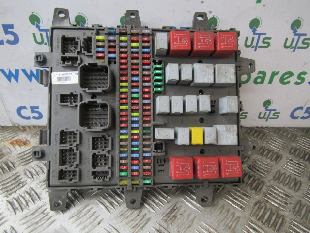 VOLVO FE FUSEBOARD COMPLETE P/NO 518849401 - Sistema elétrico de Caminhão: foto 1 VOLVO FE FUSEBOARD COMPLETE P/NO 518849401 - Sistema elétrico de Caminhão: foto 1