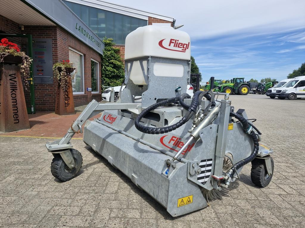 Fliegl KEH 1850 TYPE 600 - Gadanheira: foto 1 Fliegl KEH 1850 TYPE 600 - Gadanheira: foto 1