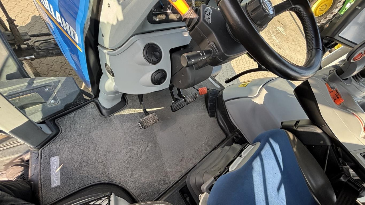 New Holland T 7.210 - Trator: foto 2 New Holland T 7.210 - Trator: foto 2