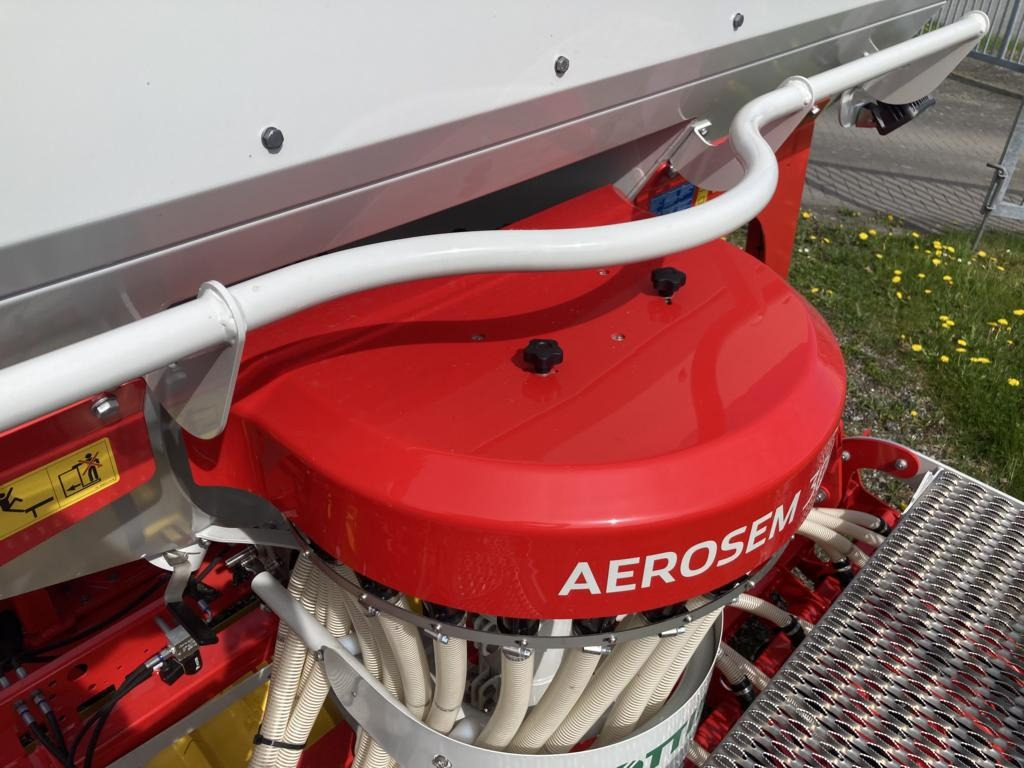 Pöttinger AEROSEM 3002 A - Semeadeira: foto 3 Pöttinger AEROSEM 3002 A - Semeadeira: foto 3