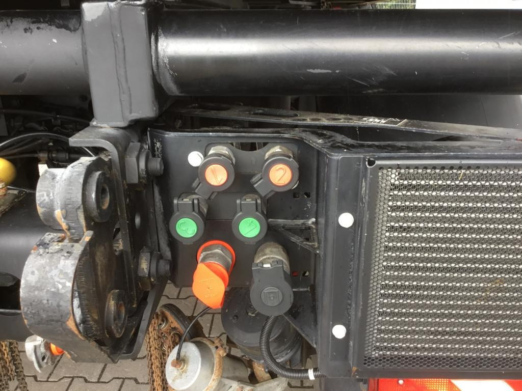 Veículo municipal/ Especial Mercedes-Benz UNIMOG U 527: foto 40