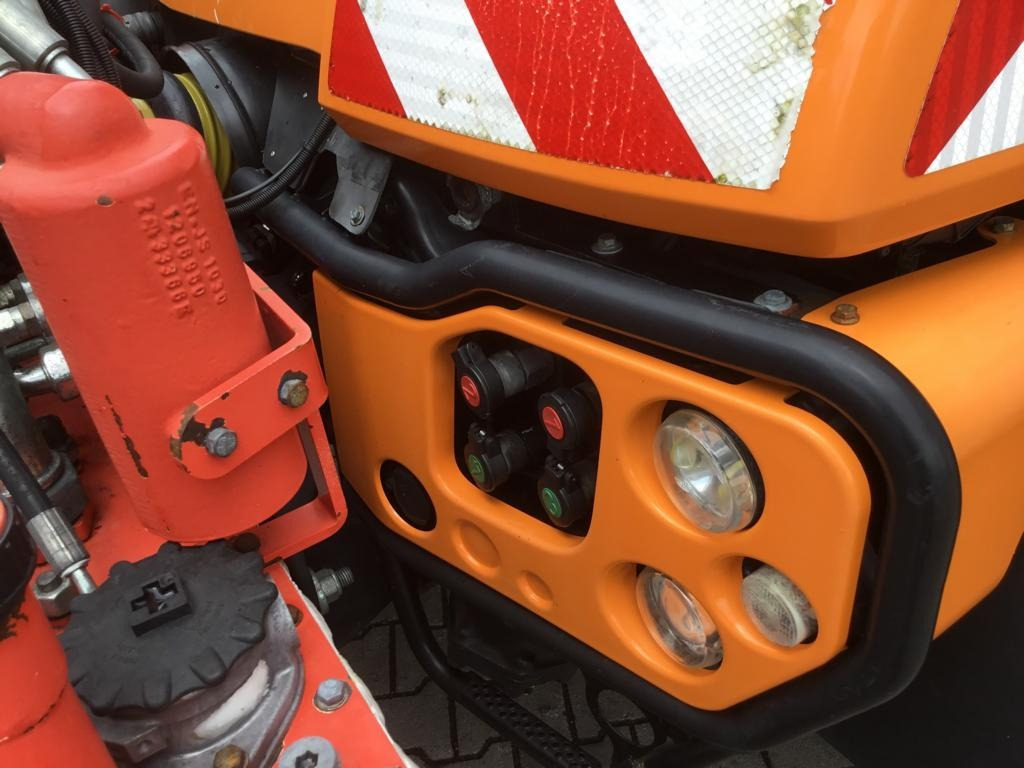 Veículo municipal/ Especial Mercedes-Benz UNIMOG U 527: foto 20