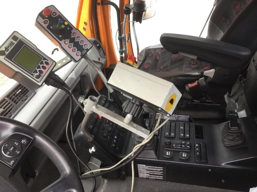 Veículo municipal/ Especial Mercedes-Benz UNIMOG U 527: foto 37