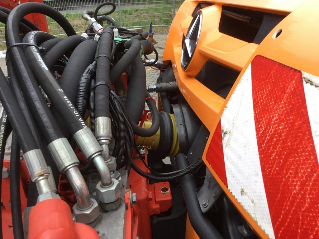 Veículo municipal/ Especial Mercedes-Benz UNIMOG U 527: foto 19