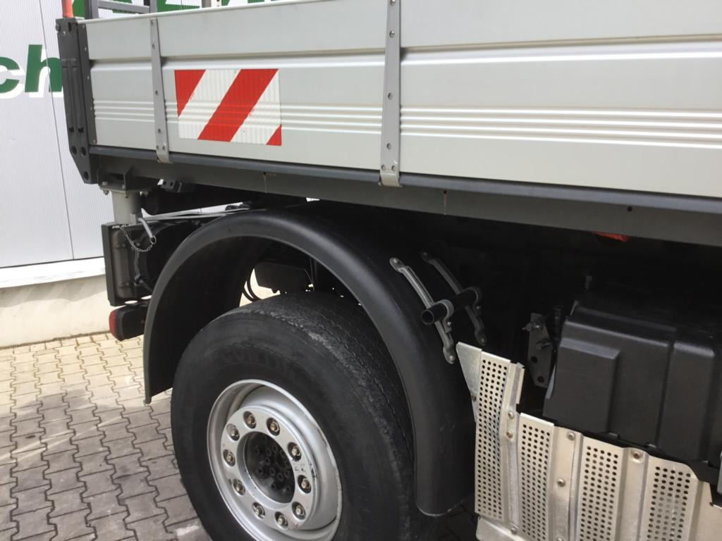 Mercedes-Benz UNIMOG U 527 - Veículo municipal/ Especial: foto 5 Mercedes-Benz UNIMOG U 527 - Veículo municipal/ Especial: foto 5