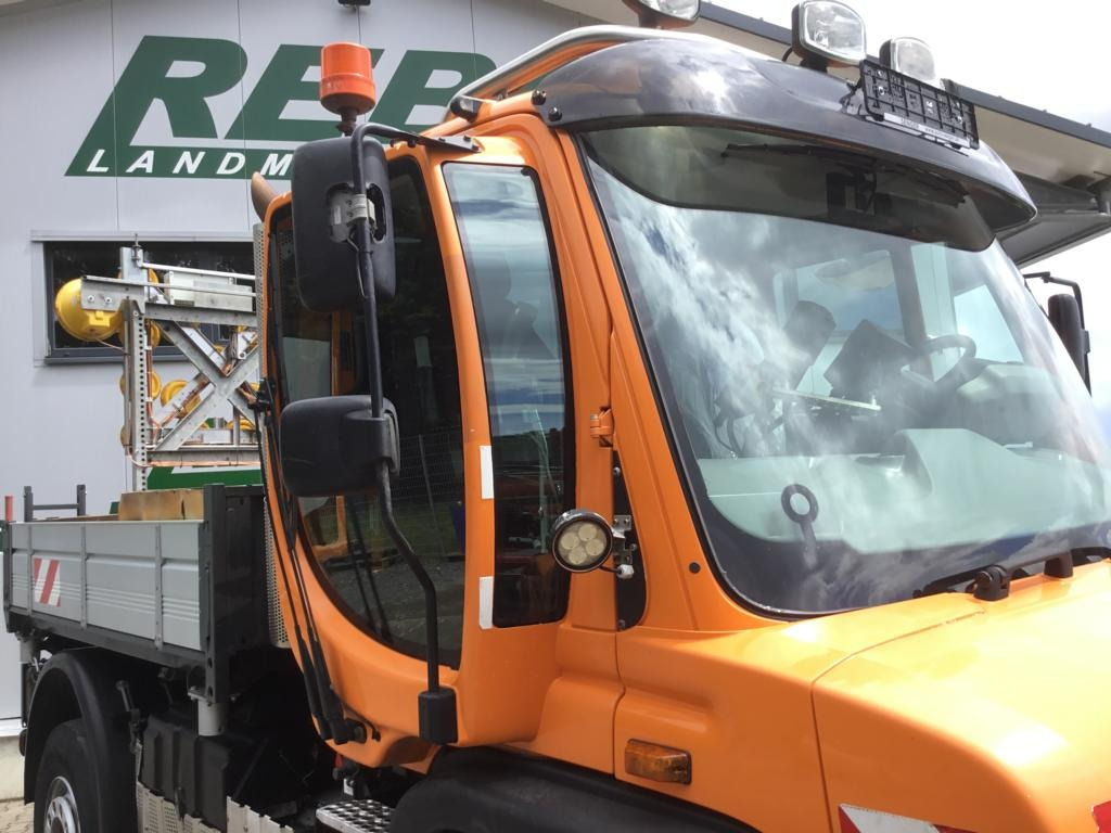 Veículo municipal/ Especial Mercedes-Benz UNIMOG U 527: foto 12