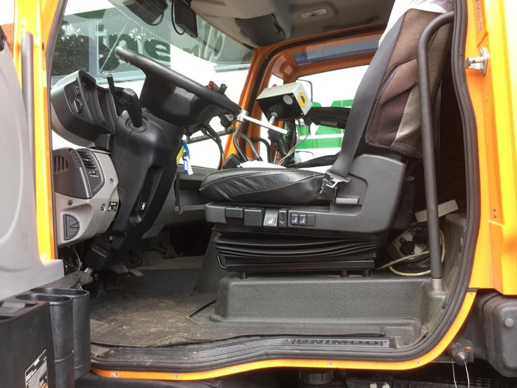Veículo municipal/ Especial Mercedes-Benz UNIMOG U 527: foto 38