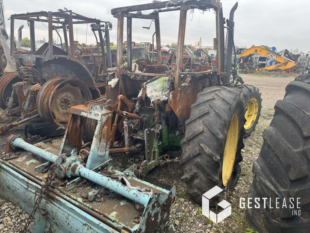 John Deere 5720 - Trator: foto 3 John Deere 5720 - Trator: foto 3