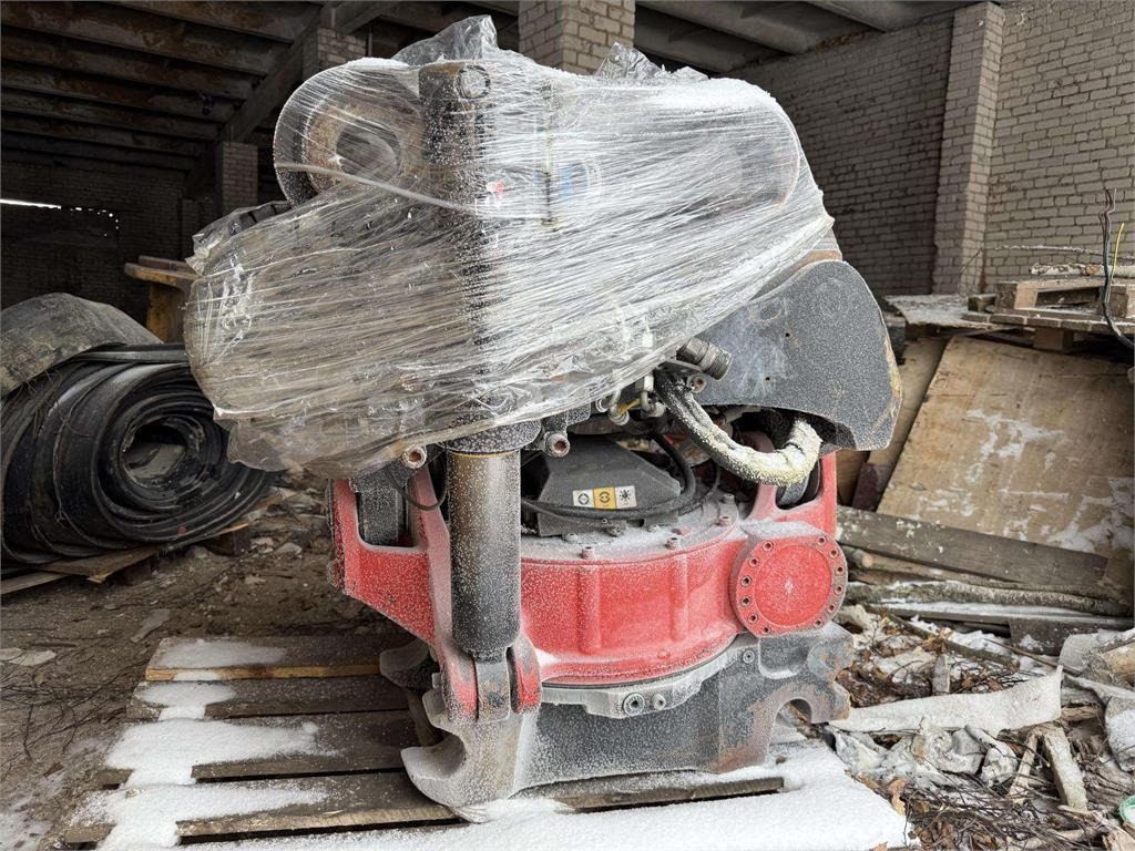 CAT 323 ROTOTILT R8 - Escavadora de rastos: foto 2 CAT 323 ROTOTILT R8 - Escavadora de rastos: foto 2