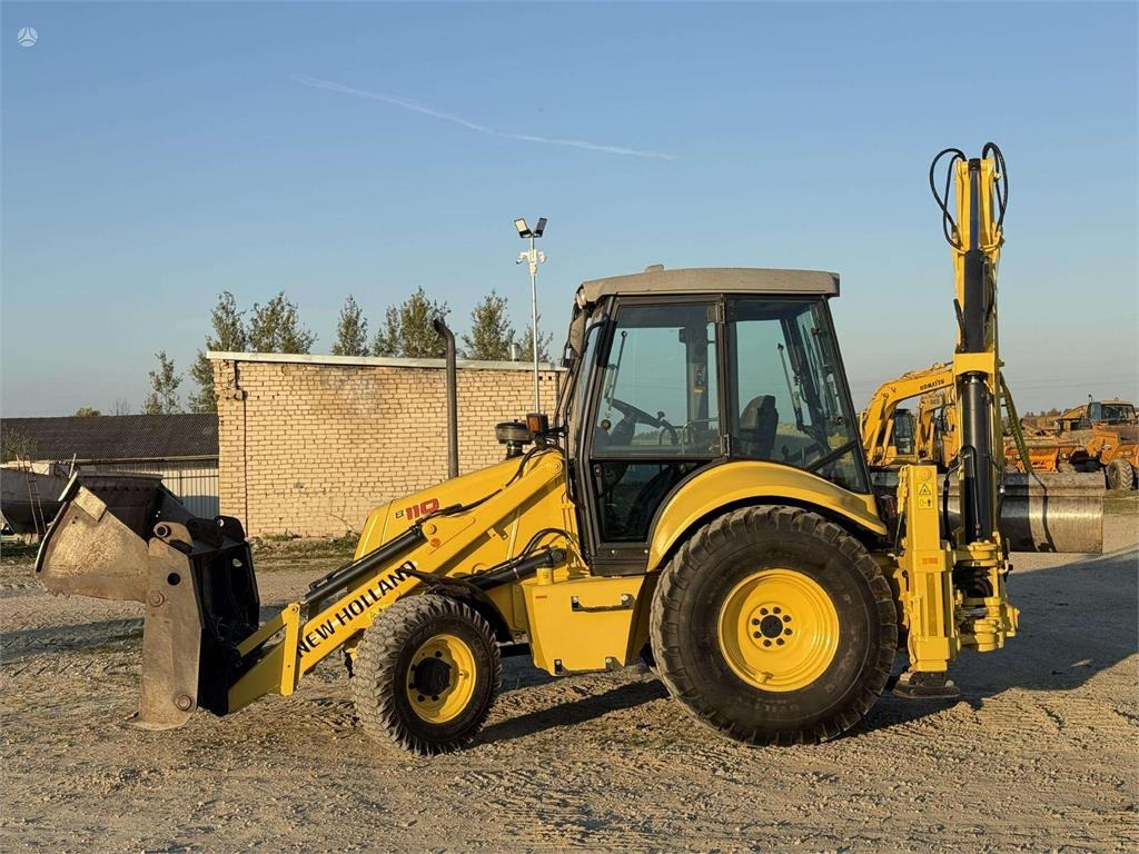 New Holland B 110-4PT , 2 quick couplers - Retroescavadeira: foto 3 New Holland B 110-4PT , 2 quick couplers - Retroescavadeira: foto 3