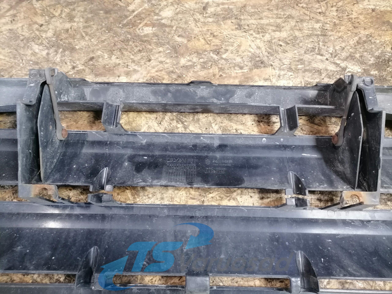 DAF Grille panel 1635802 - Grade radiador de Caminhão: foto 2 DAF Grille panel 1635802 - Grade radiador de Caminhão: foto 2