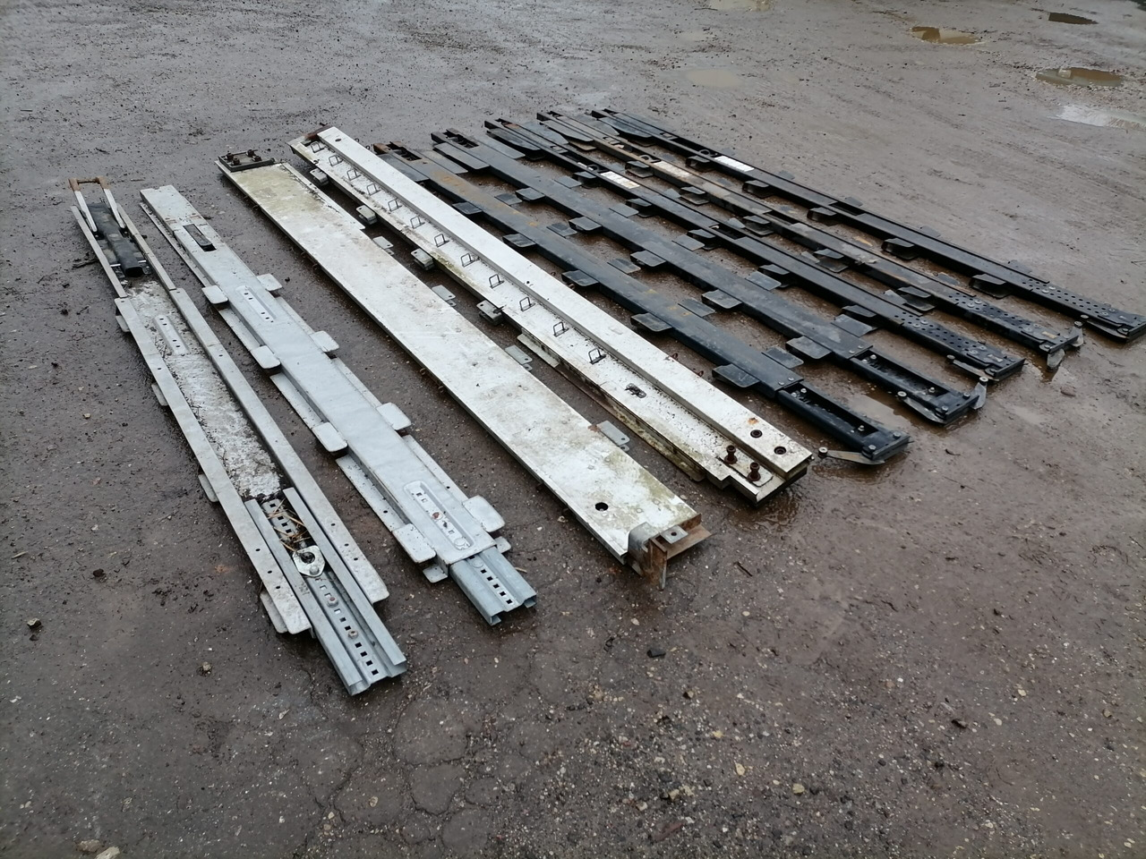 KRONE Haagise tugipostid 515068374 - Peça universal de Caminhão: foto 5 KRONE Haagise tugipostid 515068374 - Peça universal de Caminhão: foto 5