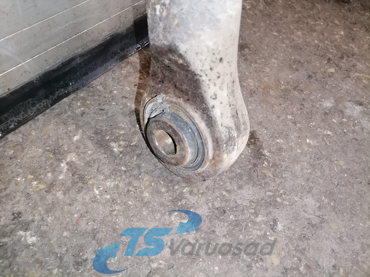 MAN Anti-roll bar 81437156116 - Barra estabilizadora de Caminhão: foto 3 MAN Anti-roll bar 81437156116 - Barra estabilizadora de Caminhão: foto 3