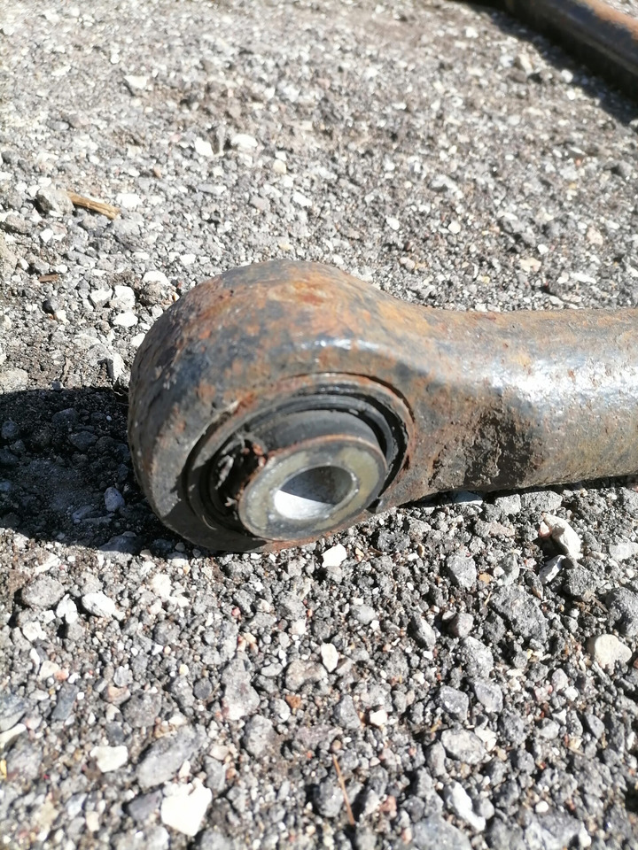 MAN Anti-roll bar 81437156116 - Barra estabilizadora de Caminhão: foto 3 MAN Anti-roll bar 81437156116 - Barra estabilizadora de Caminhão: foto 3