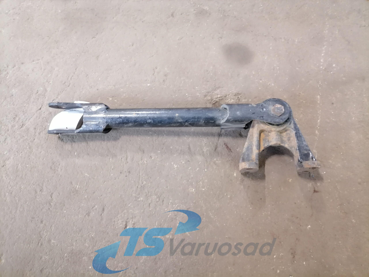 MAN Anti roll bar bracket 81437185118 - Barra estabilizadora de Caminhão: foto 1 MAN Anti roll bar bracket 81437185118 - Barra estabilizadora de Caminhão: foto 1