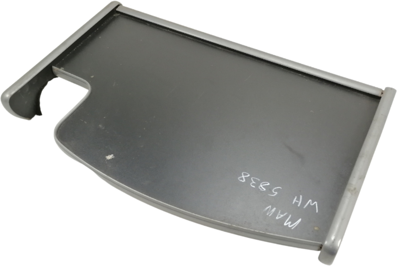 MAN Armatuurlaua pealne lisalaud - Peça universal de Caminhão: foto 1 MAN Armatuurlaua pealne lisalaud - Peça universal de Caminhão: foto 1