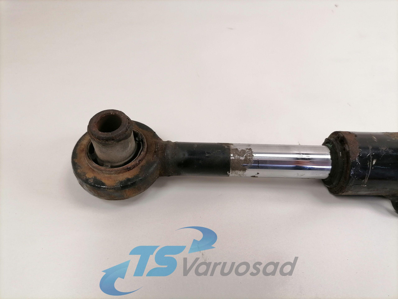 MAN Cab tilting cylinder 81417236124 - Suspensão da cabina de Caminhão: foto 2 MAN Cab tilting cylinder 81417236124 - Suspensão da cabina de Caminhão: foto 2