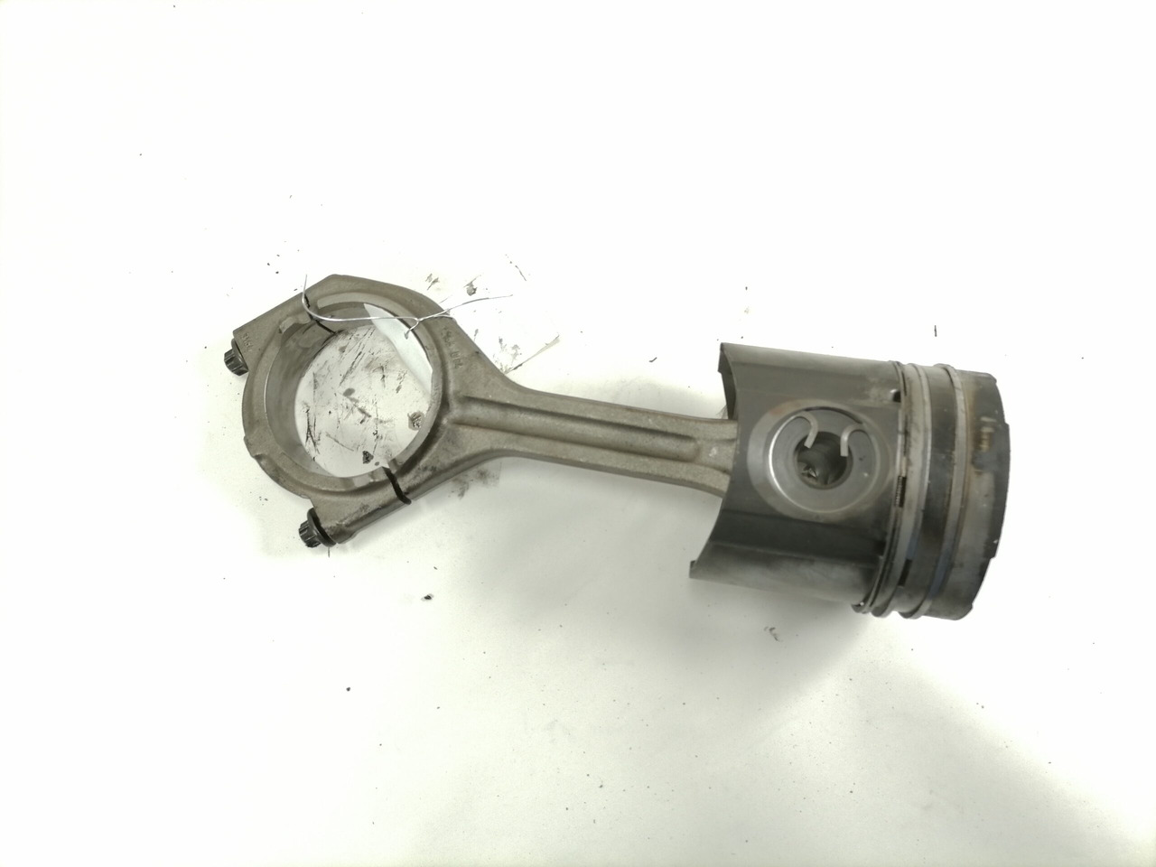 MAN Connecting rod + piston 51024006030 - Piston/ Anel/ Buch de Caminhão: foto 2 MAN Connecting rod + piston 51024006030 - Piston/ Anel/ Buch de Caminhão: foto 2