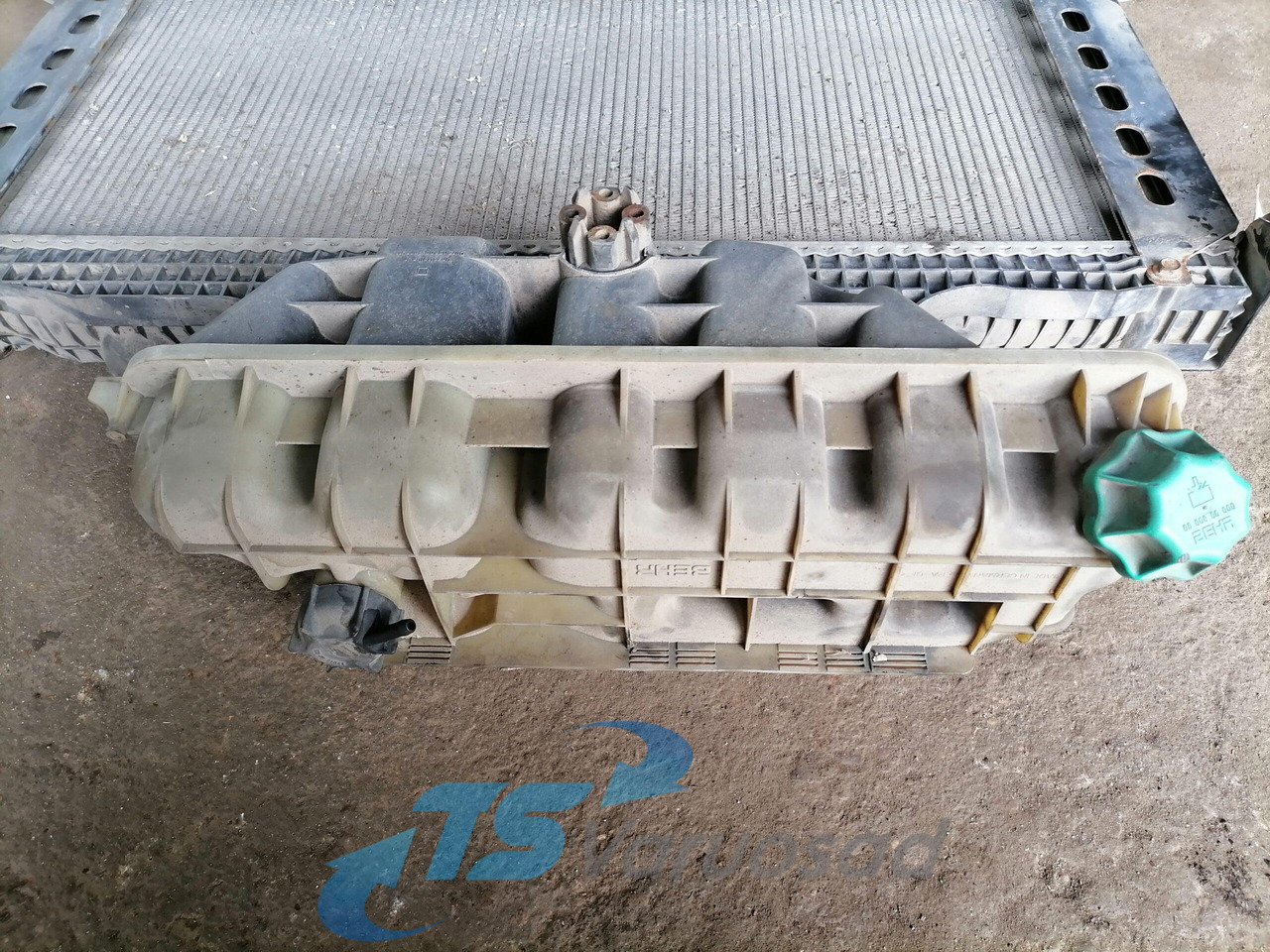 MAN Cooling radiator 81061016512 - Radiador de Caminhão: foto 5 MAN Cooling radiator 81061016512 - Radiador de Caminhão: foto 5