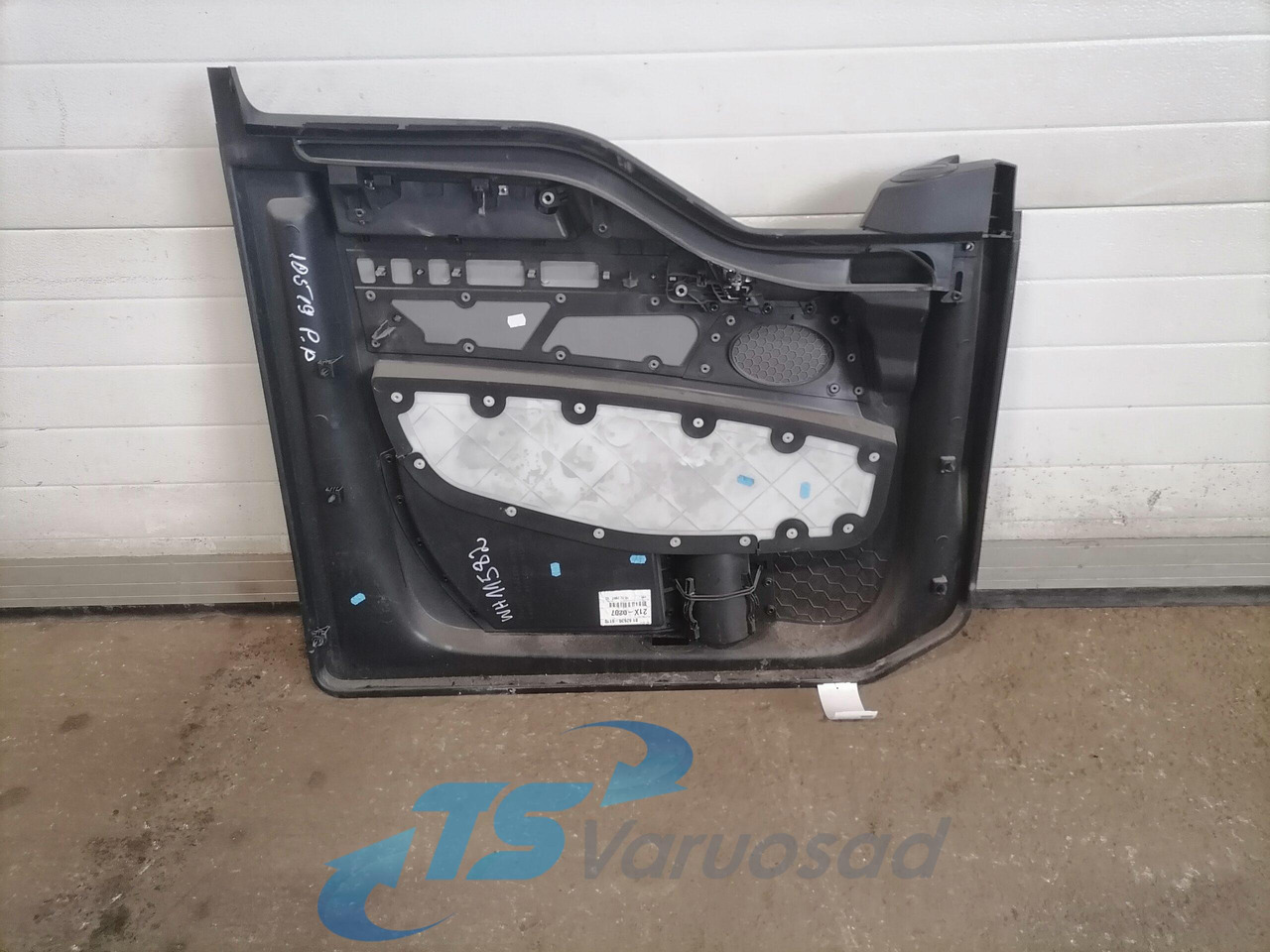 MAN Door trim panel 81626306110 - Porta e peças de Caminhão: foto 2 MAN Door trim panel 81626306110 - Porta e peças de Caminhão: foto 2
