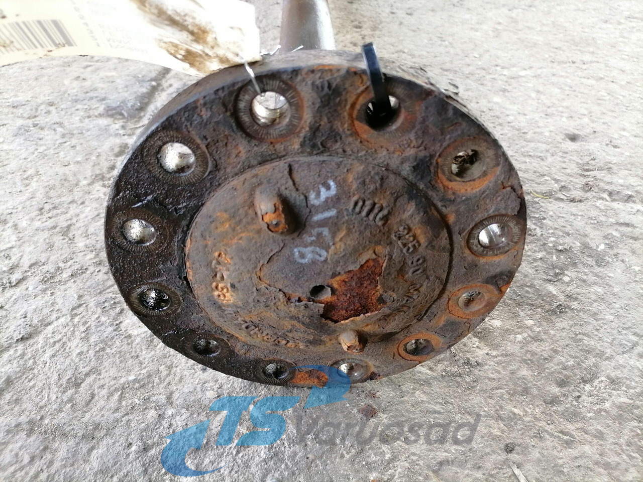 MAN Drive shaft 81355020136 - Eixo cardan de Caminhão: foto 3 MAN Drive shaft 81355020136 - Eixo cardan de Caminhão: foto 3