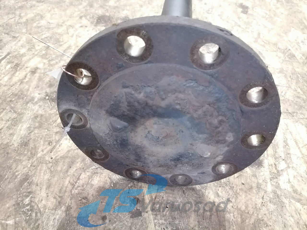 MAN Drive shaft 81355020146 - Eixo cardan de Caminhão: foto 3 MAN Drive shaft 81355020146 - Eixo cardan de Caminhão: foto 3