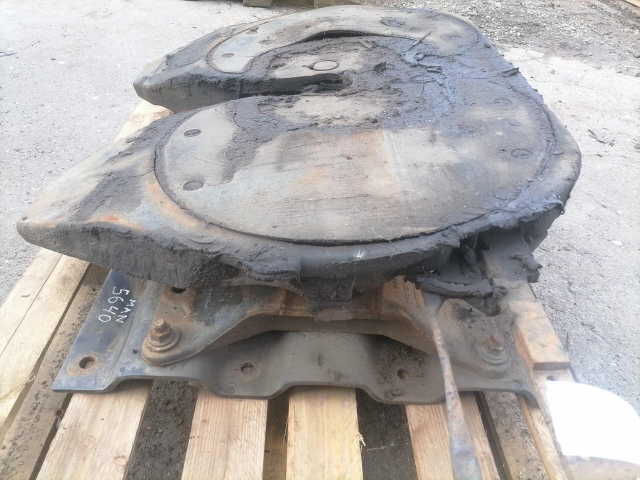 MAN Fifht wheel 662131013 - Quinta-roda de Caminhão: foto 4 MAN Fifht wheel 662131013 - Quinta-roda de Caminhão: foto 4