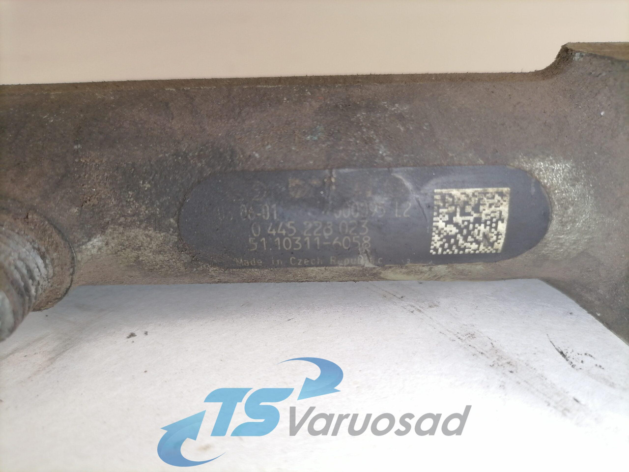 MAN Fuel collector 51103116058 - Fornecimento de combustível de Caminhão: foto 2 MAN Fuel collector 51103116058 - Fornecimento de combustível de Caminhão: foto 2