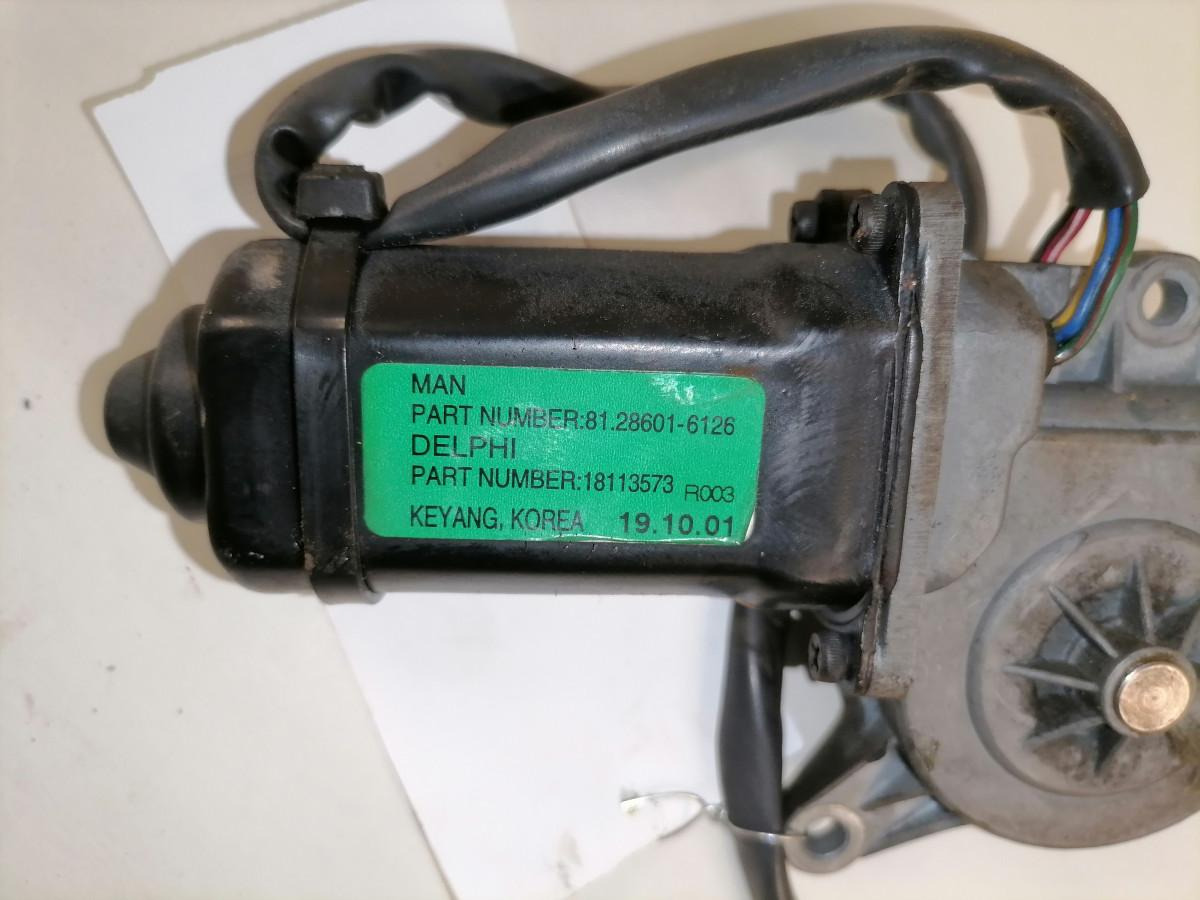 MAN Glass lift 81286016126 - Vidro e peças de Caminhão: foto 4 MAN Glass lift 81286016126 - Vidro e peças de Caminhão: foto 4