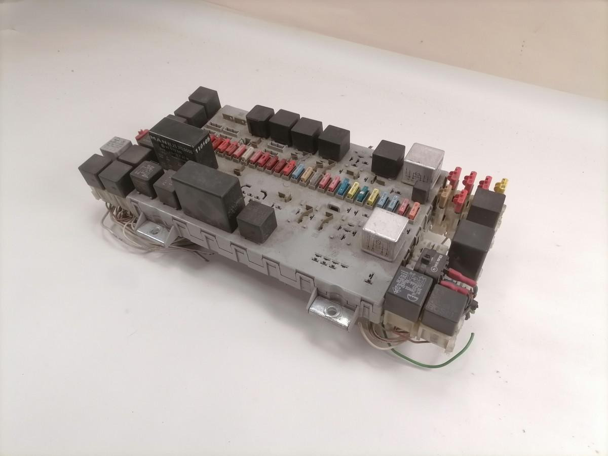 MAN Kaitsmepaneel 81254446060 - Fusível de Caminhão: foto 2 MAN Kaitsmepaneel 81254446060 - Fusível de Caminhão: foto 2