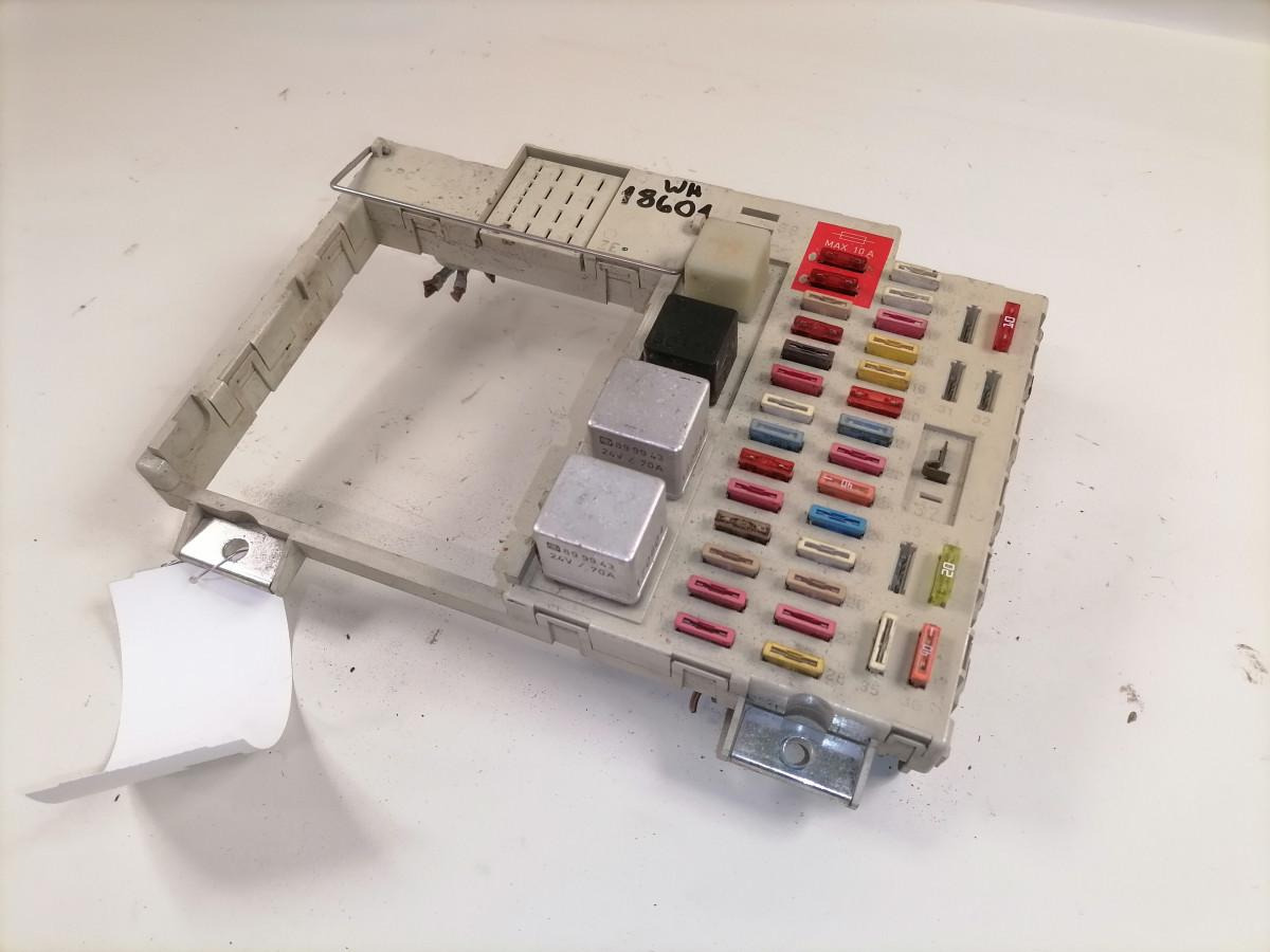 MAN Kaitsmepaneel 81254446074 - Fusível de Caminhão: foto 3 MAN Kaitsmepaneel 81254446074 - Fusível de Caminhão: foto 3