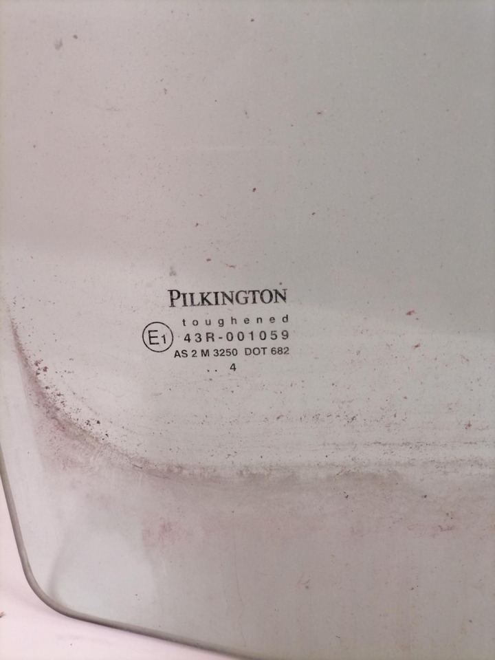 MAN Küljeklaas, parem 81626507002 - Vidro e peças de Caminhão: foto 3 MAN Küljeklaas, parem 81626507002 - Vidro e peças de Caminhão: foto 3