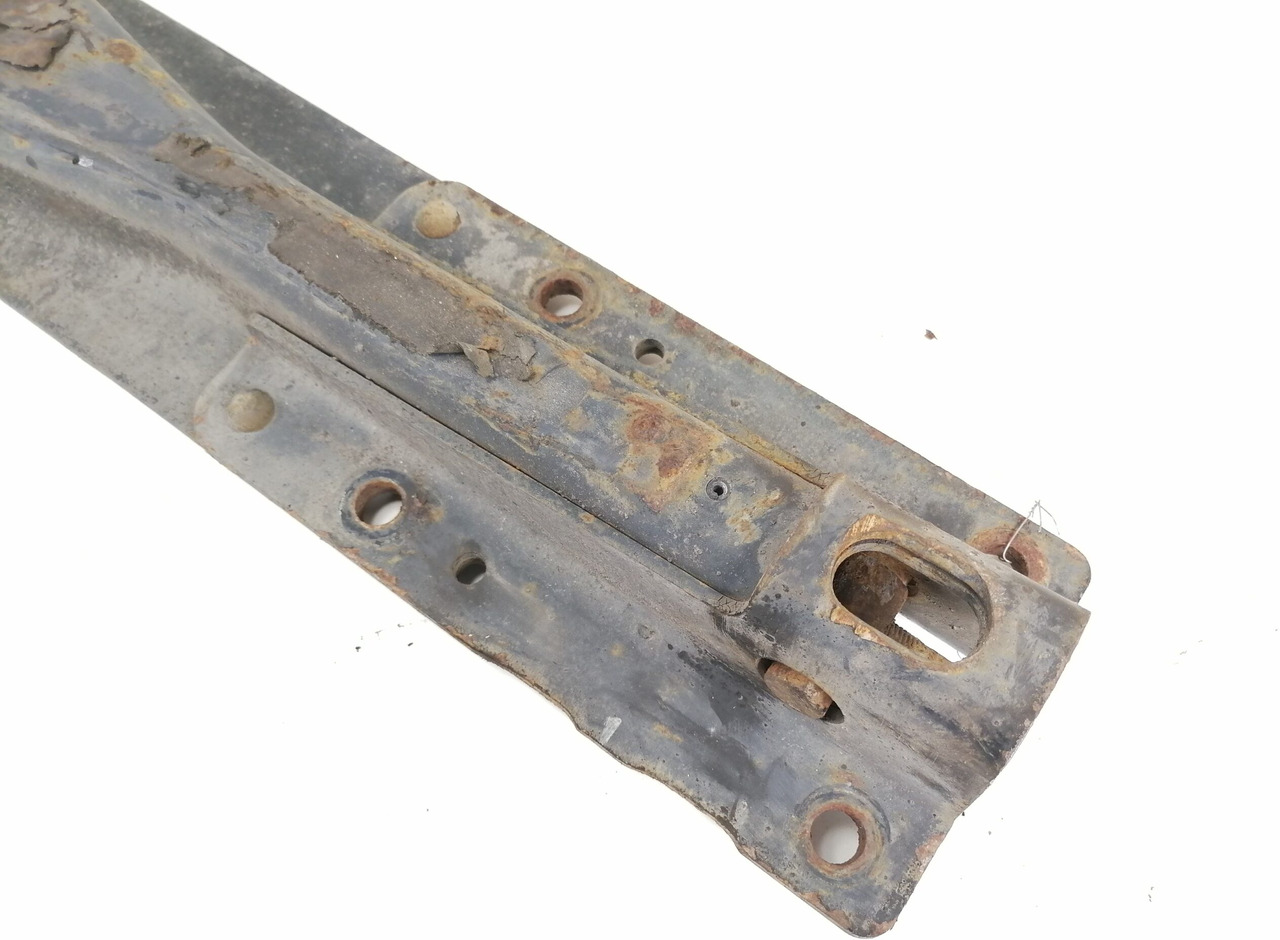 MAN Kütusepaagi kandur, MAN 81418015461 - Tanque de combustível de Caminhão: foto 3 MAN Kütusepaagi kandur, MAN 81418015461 - Tanque de combustível de Caminhão: foto 3