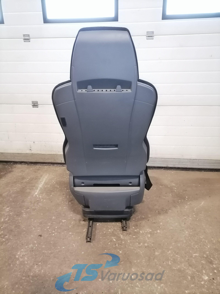 MAN Passenger seat 81623076326 - Banco de Caminhão: foto 3 MAN Passenger seat 81623076326 - Banco de Caminhão: foto 3