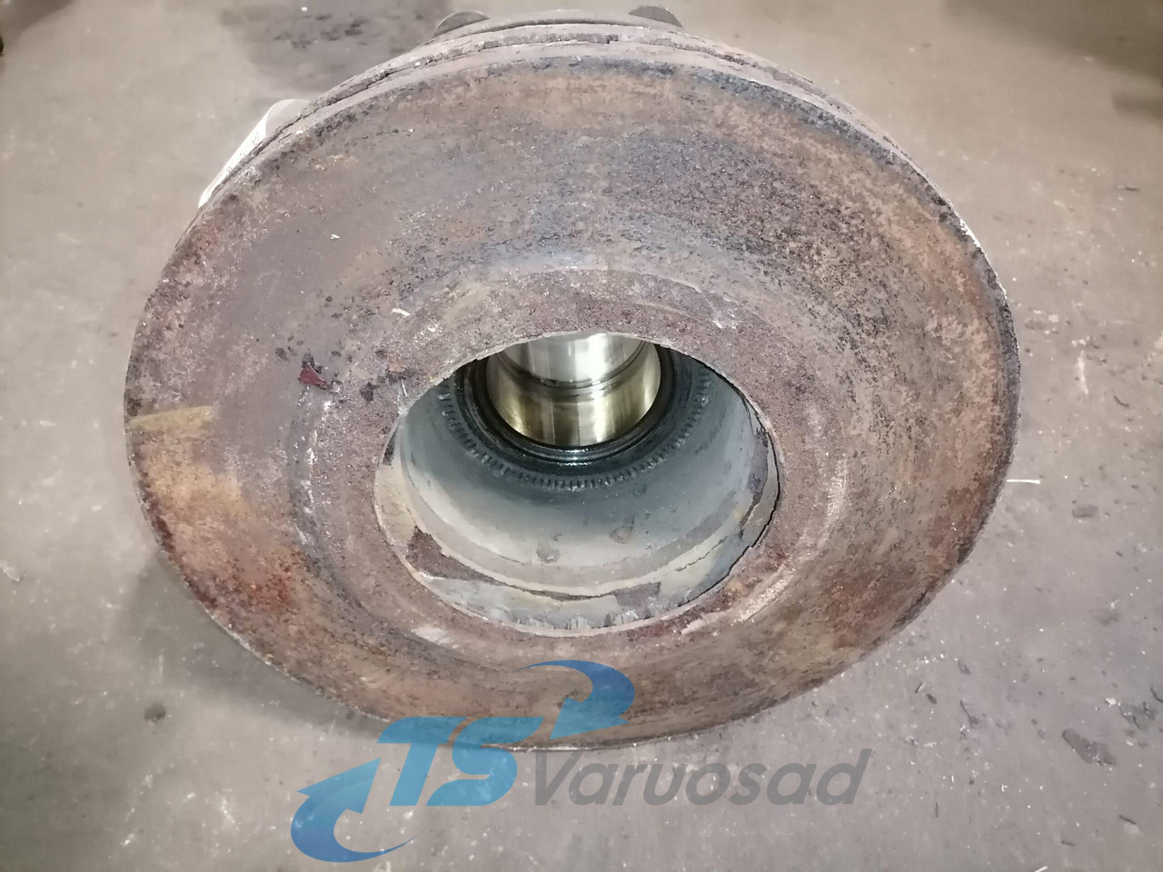 MAN Rear axel hub 81357010155 - Cubo de roda de Caminhão: foto 4 MAN Rear axel hub 81357010155 - Cubo de roda de Caminhão: foto 4
