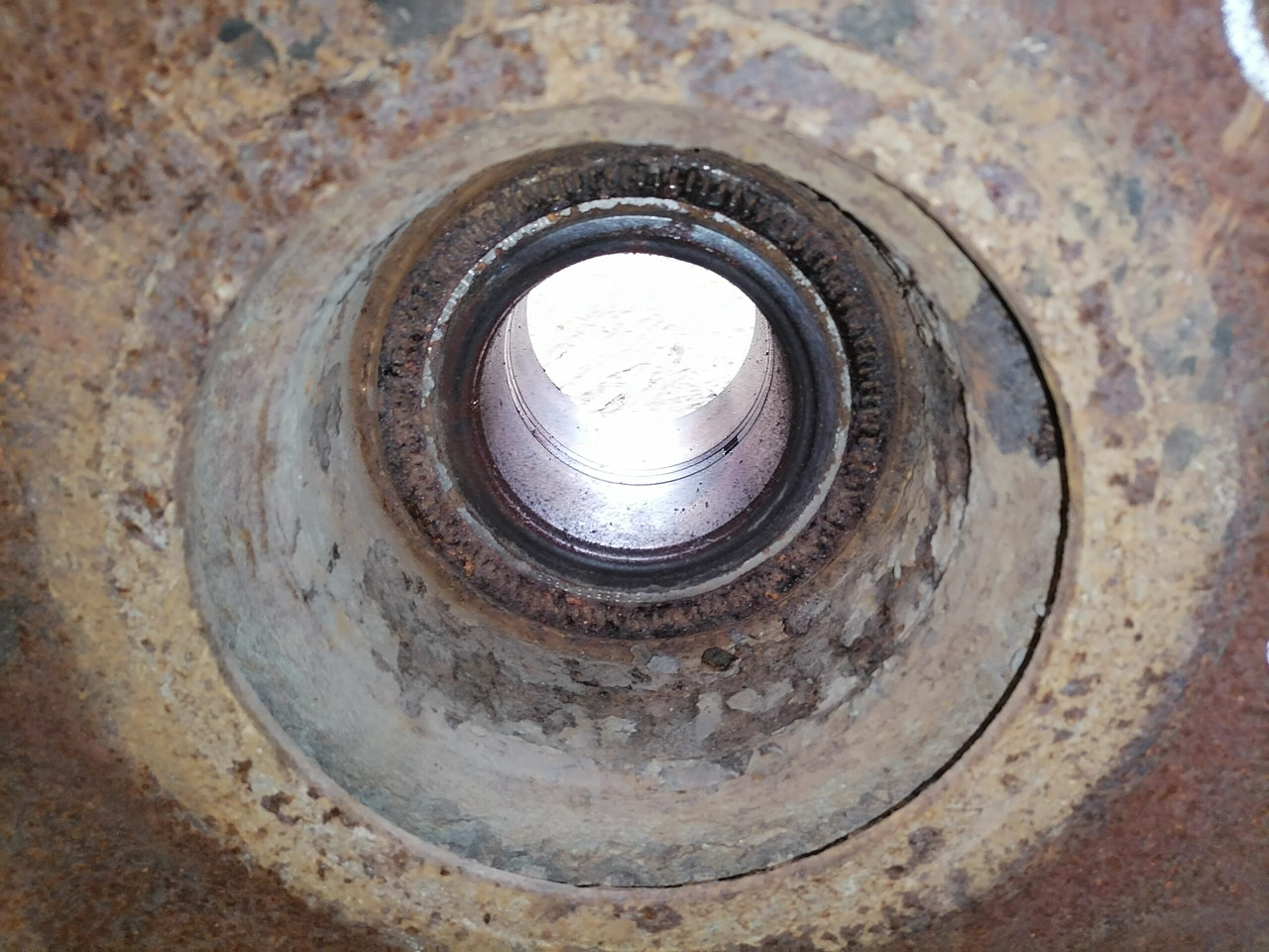 MAN Rear axel hub 81357013155 - Cubo de roda de Caminhão: foto 5 MAN Rear axel hub 81357013155 - Cubo de roda de Caminhão: foto 5