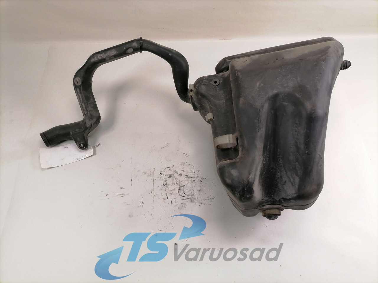 MAN Windscreen washer fluid tank 81264810079 - Limpador de pára-brisa de Caminhão: foto 2 MAN Windscreen washer fluid tank 81264810079 - Limpador de pára-brisa de Caminhão: foto 2