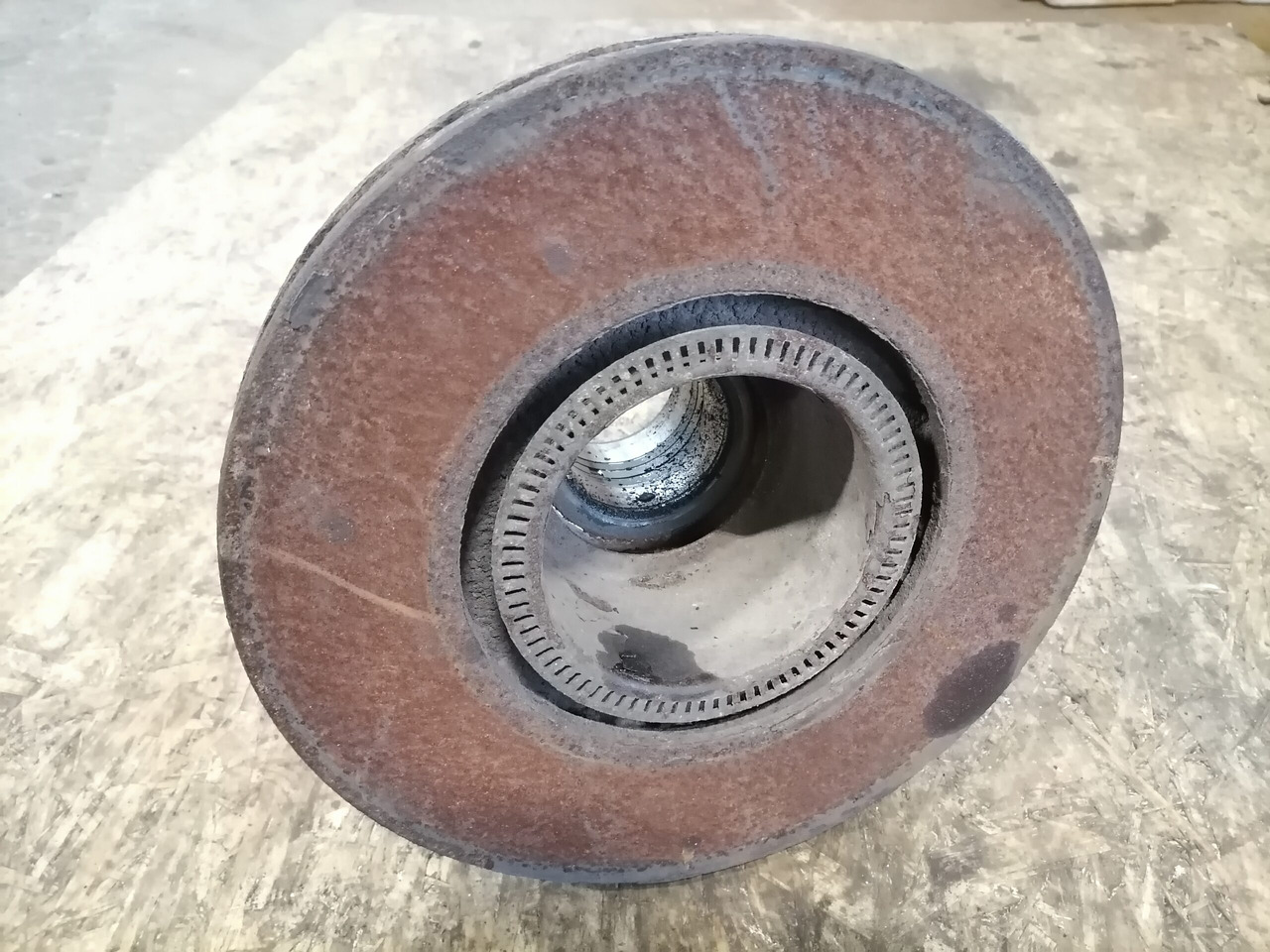 MB Atego truck with wheel hub A9703560301 - Peça universal de Caminhão: foto 3 MB Atego truck with wheel hub A9703560301 - Peça universal de Caminhão: foto 3