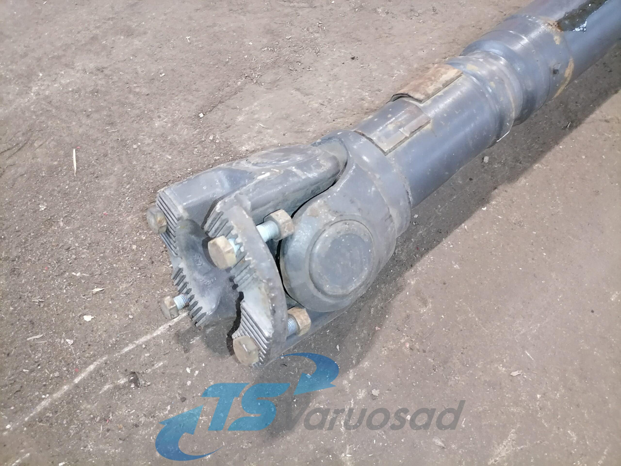 Mercedes-Benz Propeller shaft A6574103402 - Veio de transmissão de Caminhão: foto 3 Mercedes-Benz Propeller shaft A6574103402 - Veio de transmissão de Caminhão: foto 3