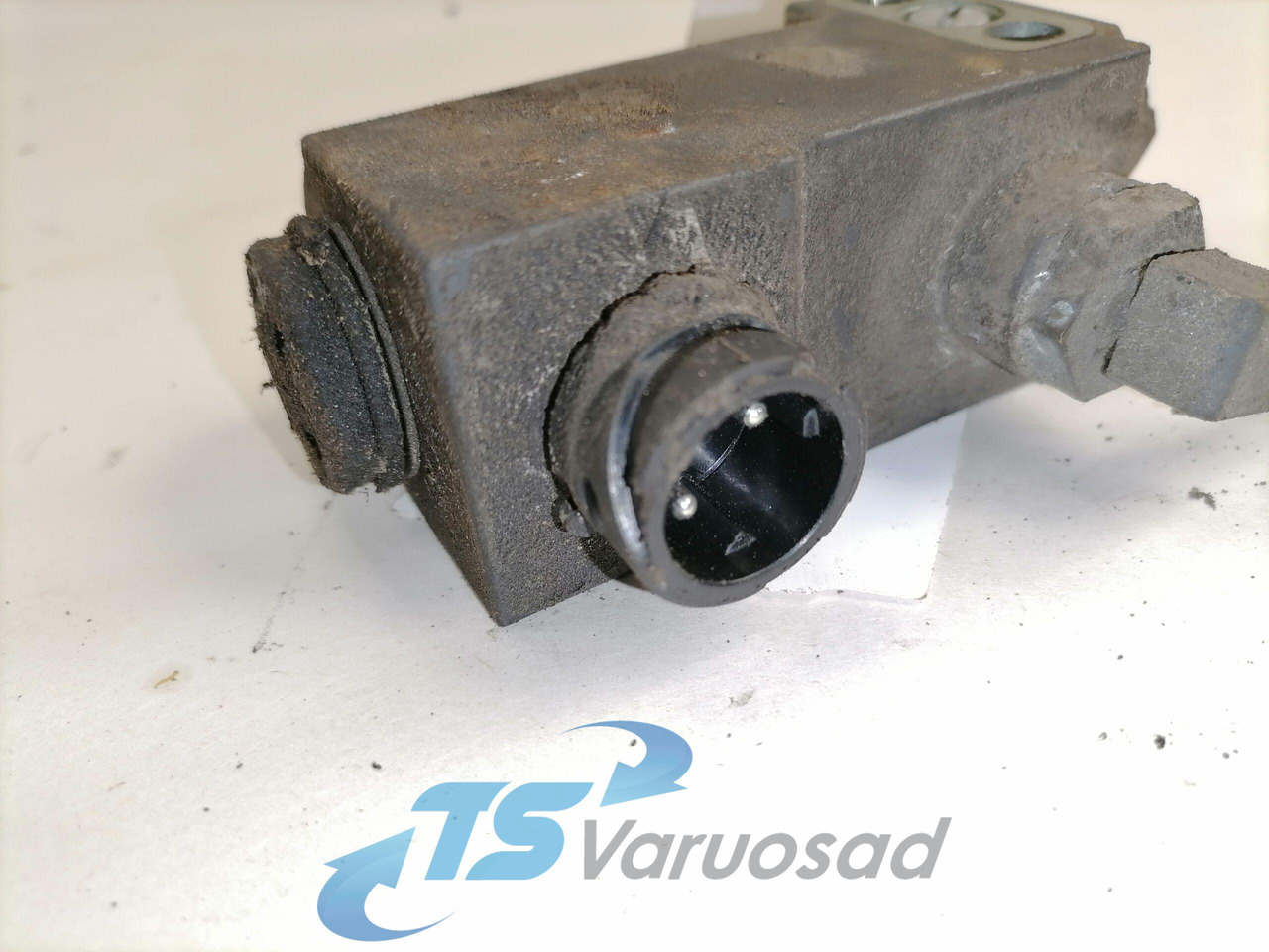 Mercedes-Benz Solenoid valve A0049978536 - Válvula de freio de Caminhão: foto 3 Mercedes-Benz Solenoid valve A0049978536 - Válvula de freio de Caminhão: foto 3