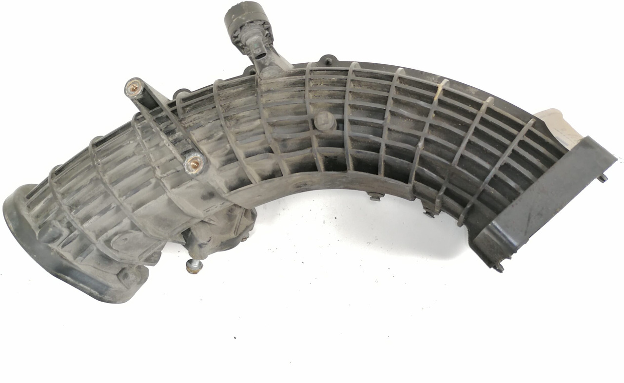 Mercedes-Benz intercooler pipe A4710902137 - Intercooler de Caminhão: foto 3 Mercedes-Benz intercooler pipe A4710902137 - Intercooler de Caminhão: foto 3