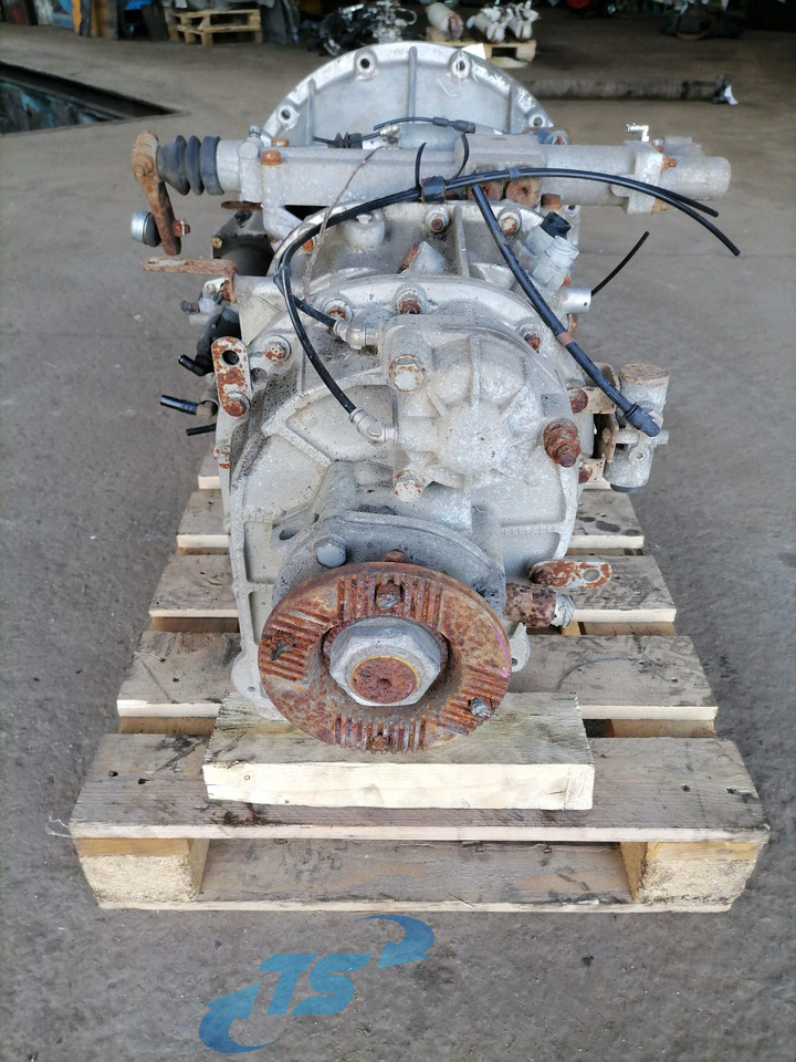 Renault Käigukast Y06365 - Caixas de velocidade e peças de Caminhão: foto 3 Renault Käigukast Y06365 - Caixas de velocidade e peças de Caminhão: foto 3