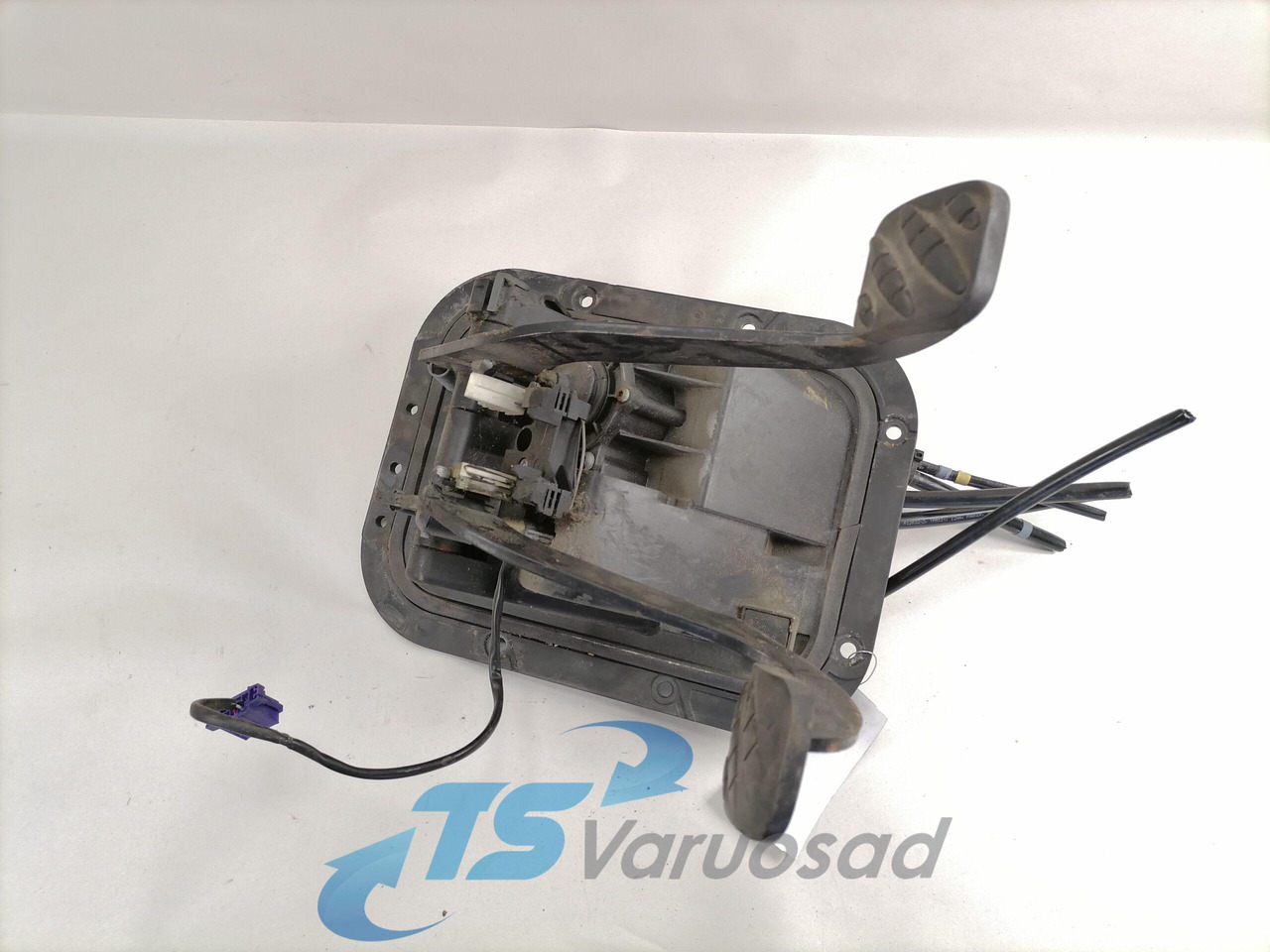 Renault Pedaalide kandur 5010505093 - Fornecimento de combustível de Caminhão: foto 3 Renault Pedaalide kandur 5010505093 - Fornecimento de combustível de Caminhão: foto 3