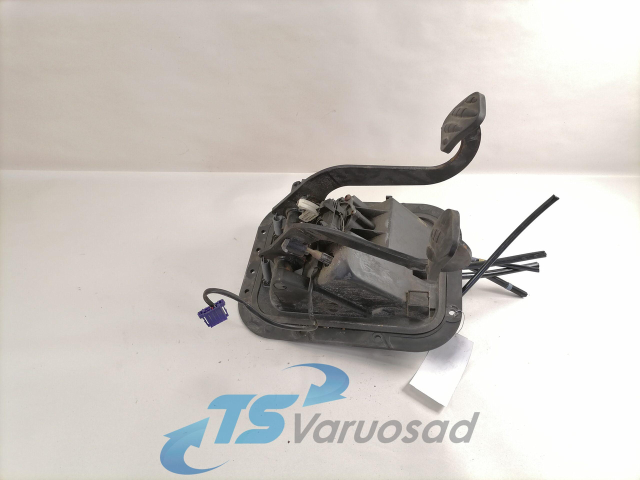 Renault Pedaalide kandur 5010505093 - Fornecimento de combustível de Caminhão: foto 1 Renault Pedaalide kandur 5010505093 - Fornecimento de combustível de Caminhão: foto 1
